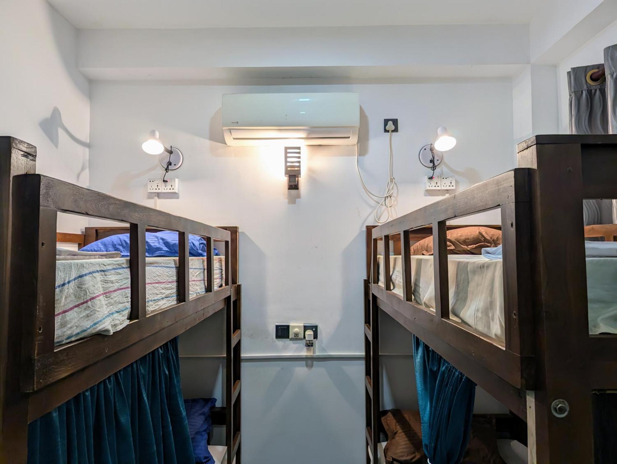 Costels Mirissa Hostel Room photo